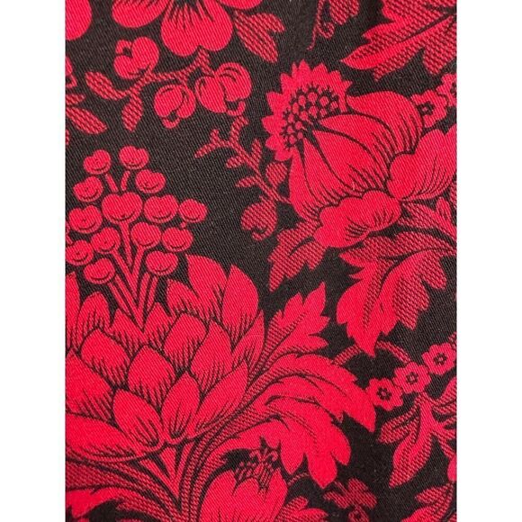 TALBOTS Petites floral black red cotton stretch cropped capri pants size 14P - Picture 3 of 9